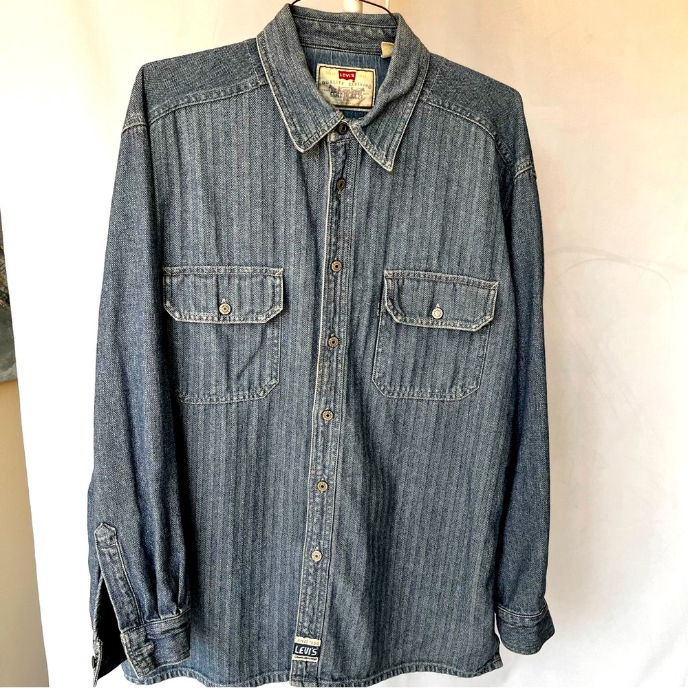 Rare Find!!  Vintage Red Tab Levi's Men’s Blue Denim Long Sleeve Shirt- XL